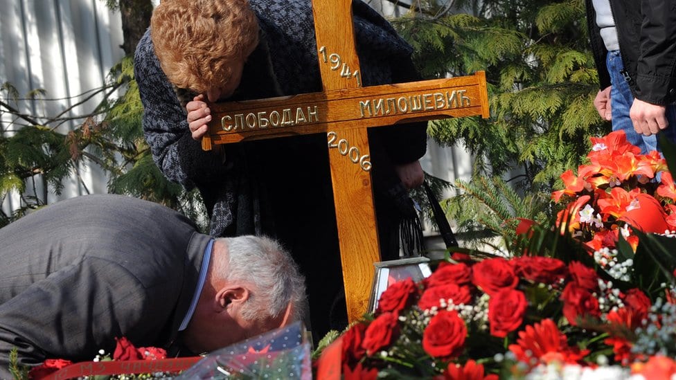 Slobodan Milošević: Misterija mozga, 12 godina kasnije 9 Sahrana pod lipom