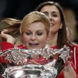 Tri mora, nigde lađe nema 7