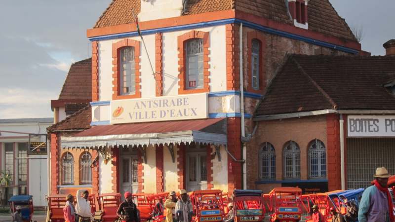 Madagaskar : Pivo "Tri konja" od mineralne vode 1 Madagaskar : Pivo "Tri konja" od mineralne vode 1