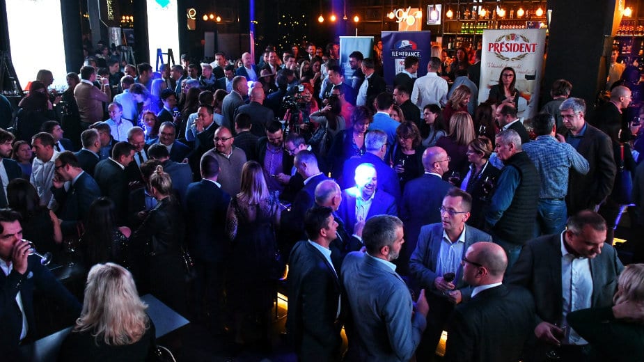 Preko 350 zvanica na dočeku mladog francuskog vina Novi Božole 1