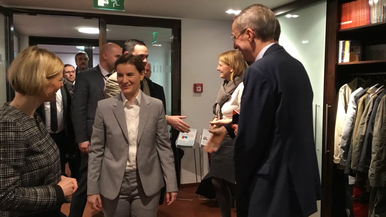 Brnabić o politici i ekonomiji Srbije u fondaciji "Kerber" 1