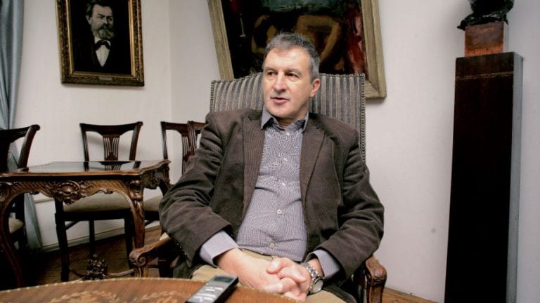 Vlada razrešila direktora Narodnog pozorišta Dejana Savića 1
