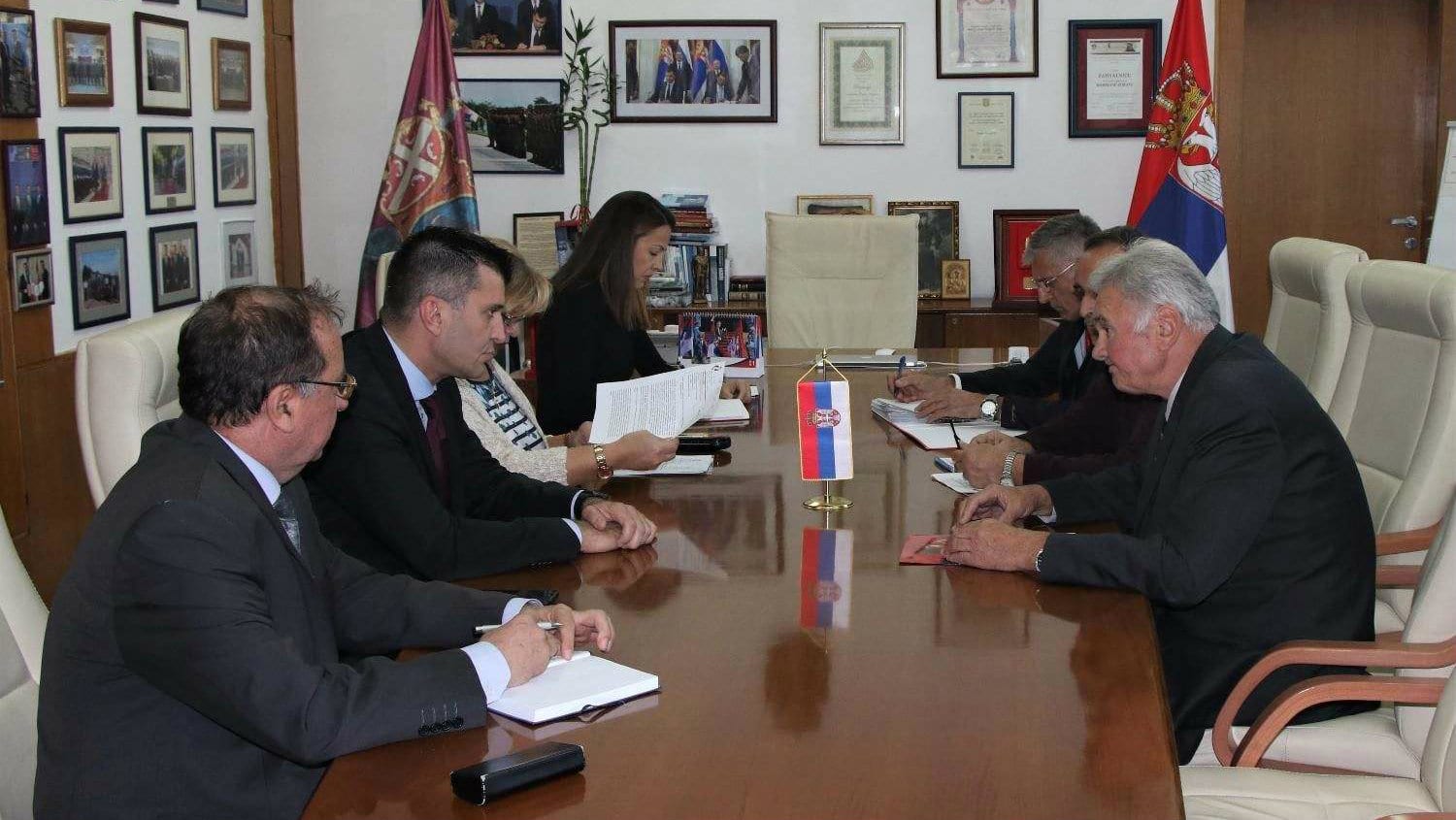 Đorđević sa vojnim penzionerima o pobojšanju njihovog položaja 1