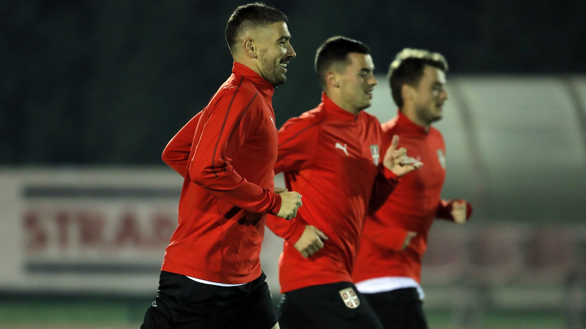 Beogradski osnovci bodriće sa tribina "Orlove" na utakmici sa Crnom Gorom 1