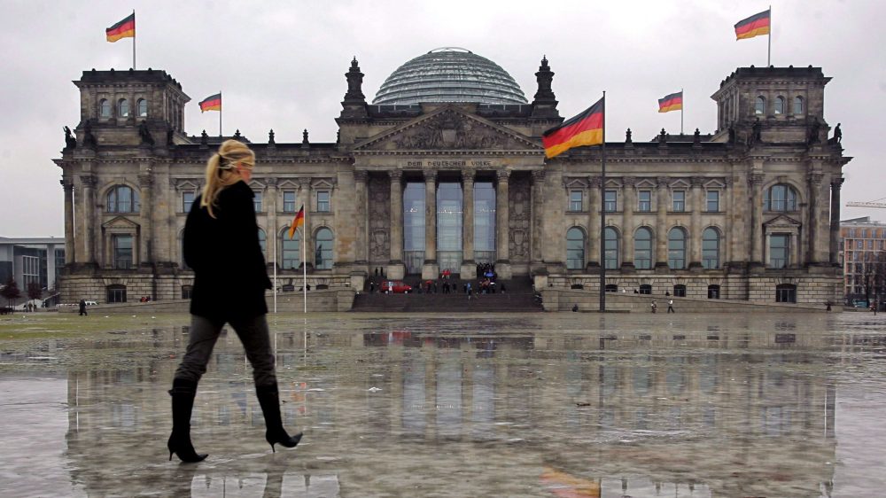 Nemački parlament usvojio izmenjene zakone o azilu i migraciji 1