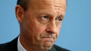 Ko je potencijalni naslednik Merkelove zbog koje je svojevremeno napustio politiku 2