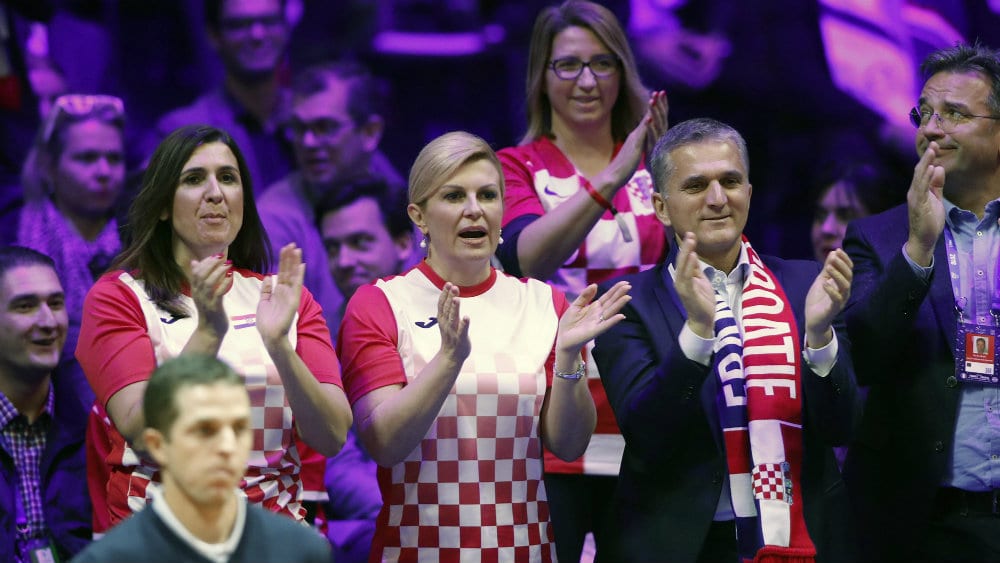 Poslanik Sabora traži pare za "navijačke aktivnosti predsednice" 1