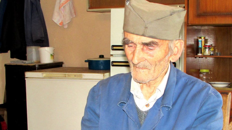 Knjigama "ubija" samoću 1