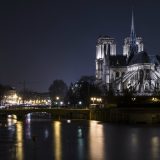 Zastava Kosova istaknuta na katedrali Notr-Dam 11