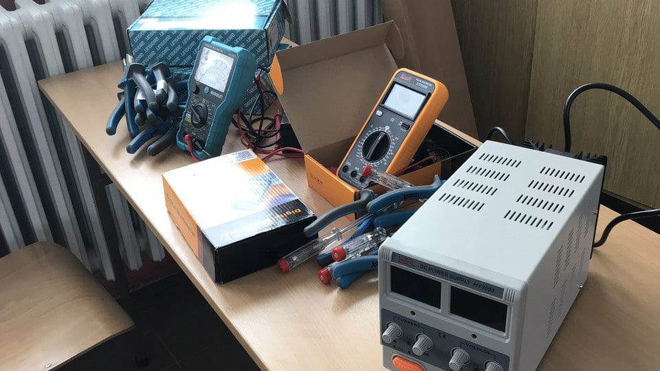 Majdanpek: Profesori se odrekli honorara i opremili školu 1