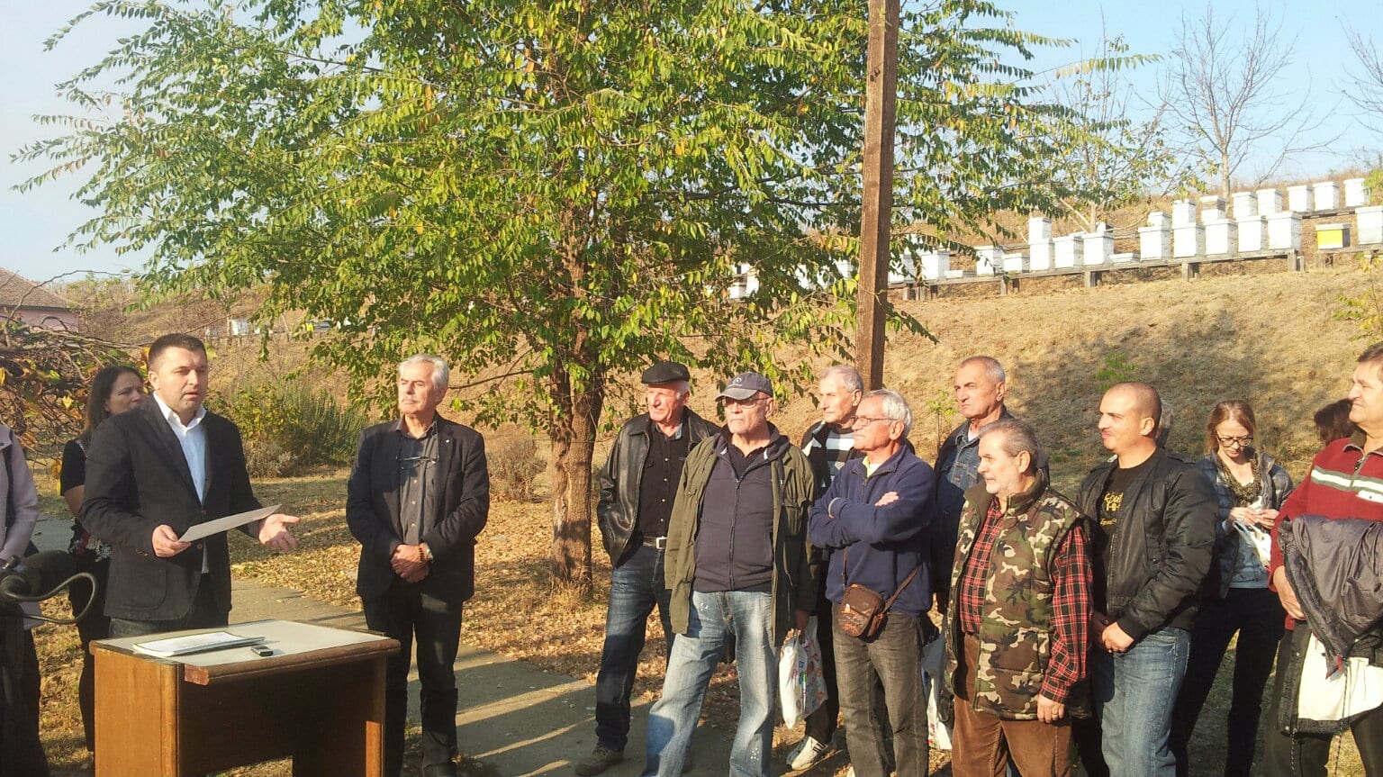 Dodeljeni sertifikati nakon uspešne obuke pčelara 1