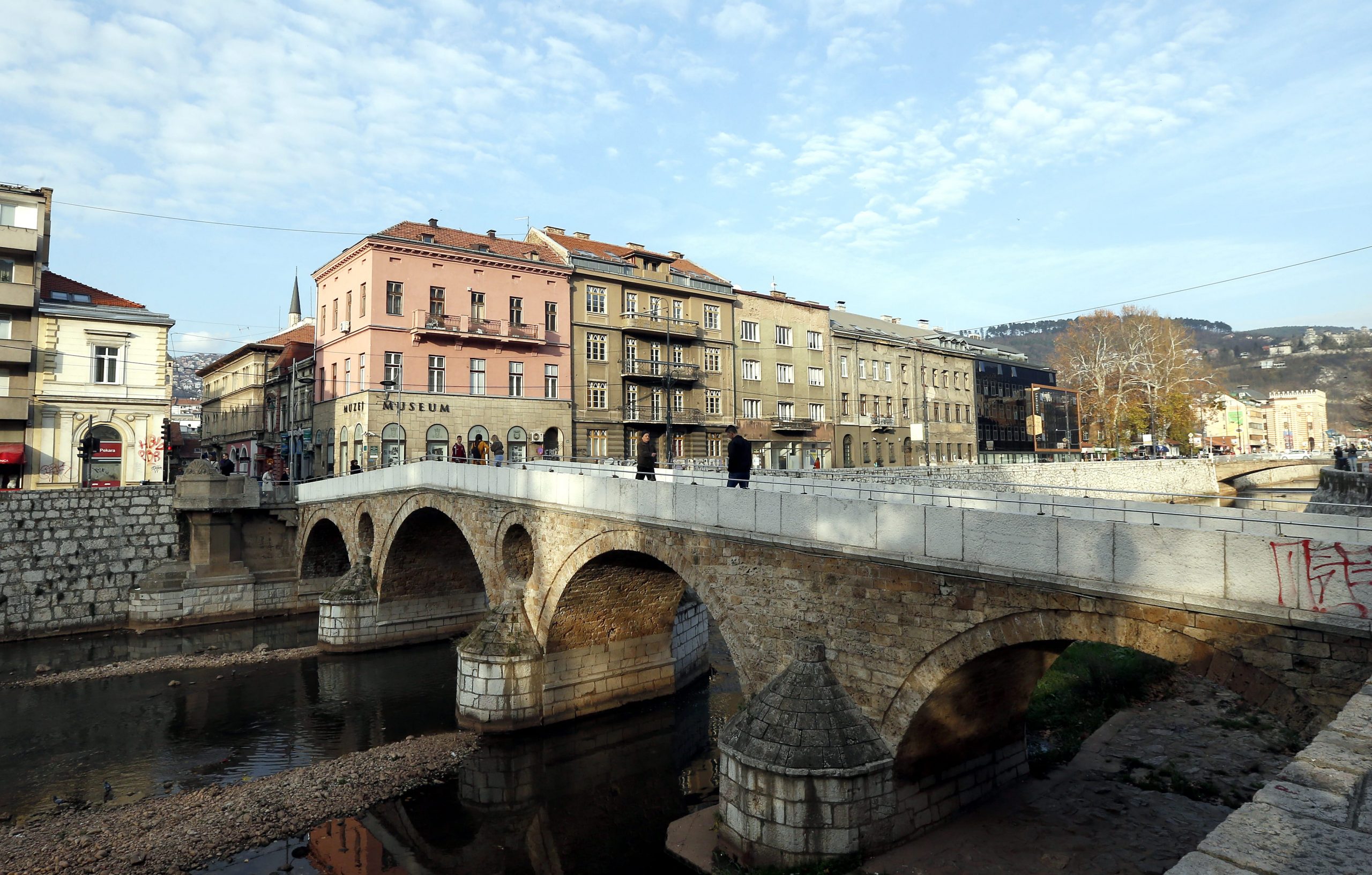 Sarajevo: Ostali bez đačkih knjižica zbog jezika 1