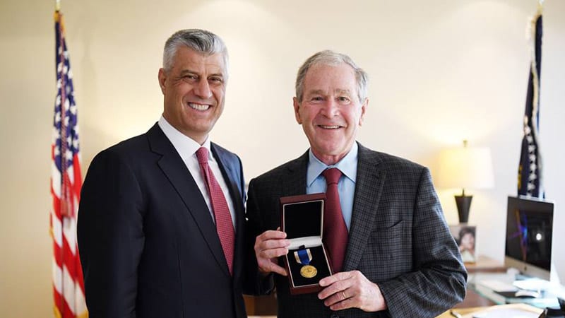 Tači odlikovao Džorža Buša 1