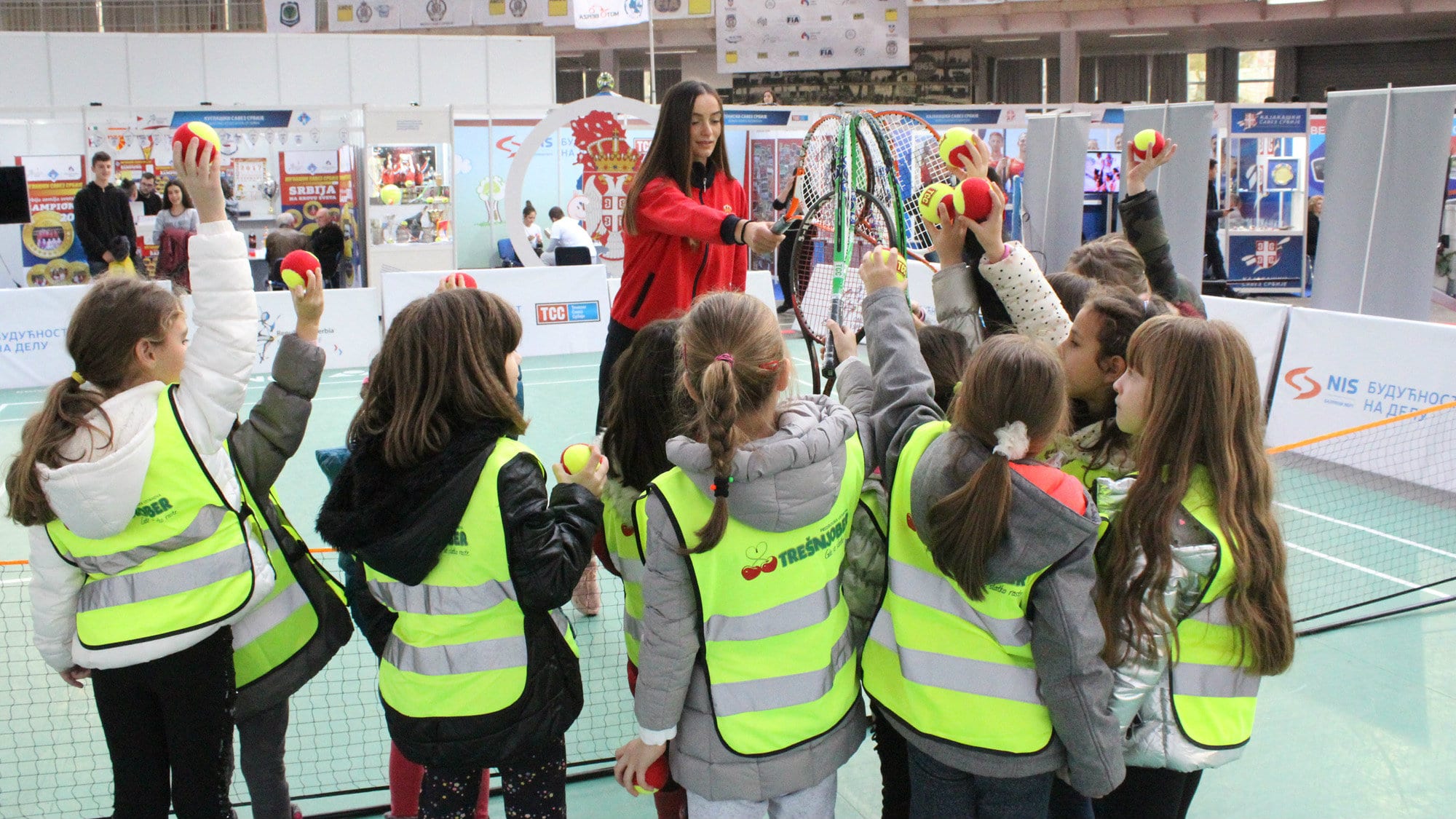 Teniski asovi Srbije na Sajmu sporta igrali tenis za decu 1