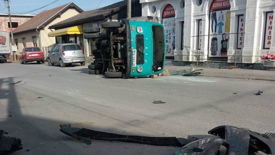 Reno prevrnuo kamion 1
