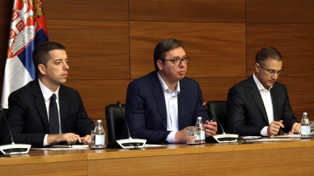 Vučić: Od sutra Žandarmerija i posebne jedinice policije u Šidu posle upada migranata u kuće 1