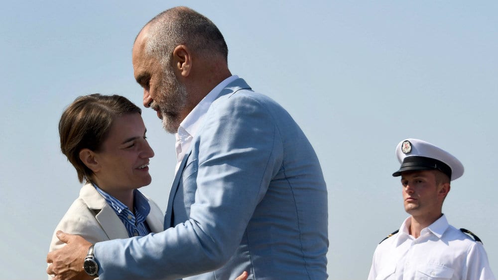 Ahmeti i Haradinaj "vezuju ruke" Tačiju 1