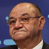 Ko treba da čini "Vladu u senci" 12