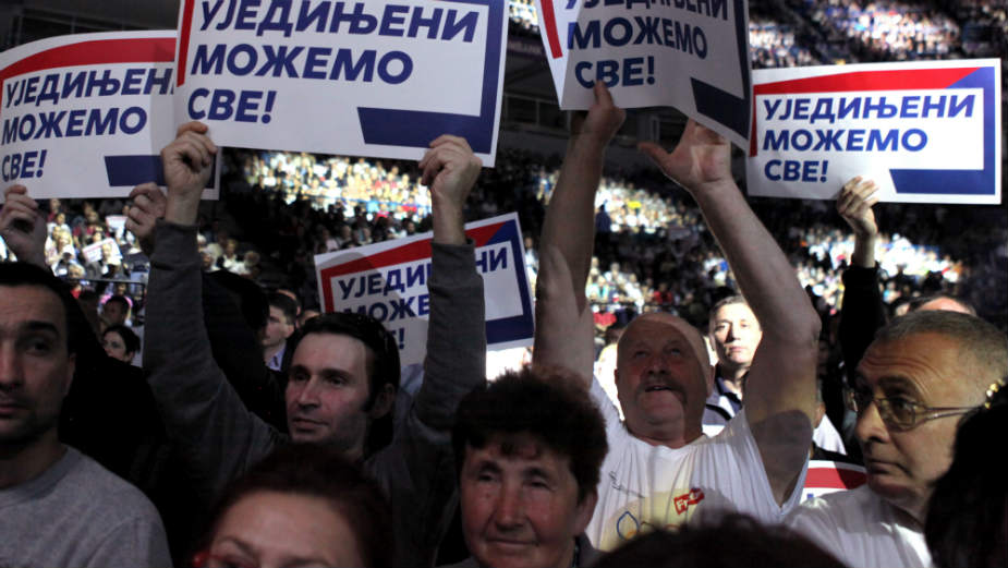 Stranački skup u prostorijama škole? 1