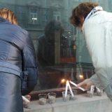 Stanari "Bristola" održali mirni protest: Grejanje na sveće u centru Beograda 15