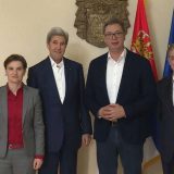 Američki fond hoće da kupi po 20 odsto Telekoma i Komercijalne banke 1