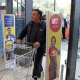 Veliki marketi u Srbiji skratili radno vreme do 18 sati 1