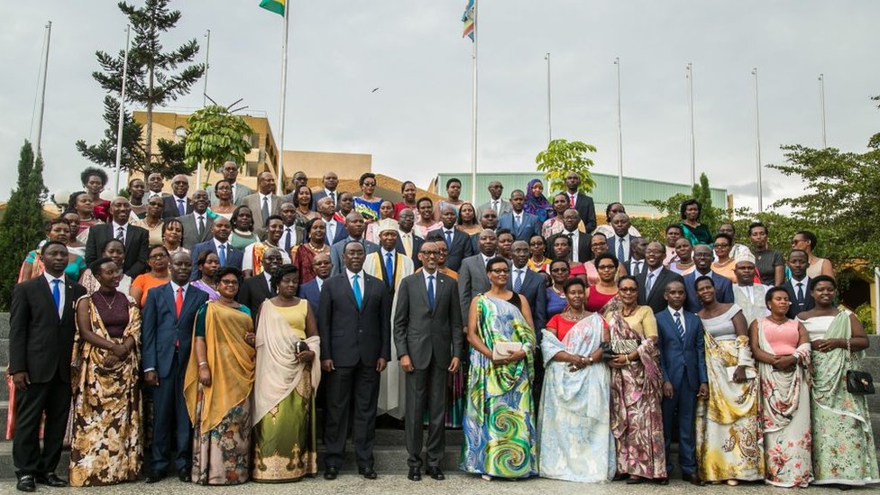 Pol Kagame i 80 novih poslanika