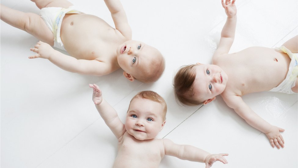 Zašto se rodi više dečaka nego devojčica svake godine? 1 bebe