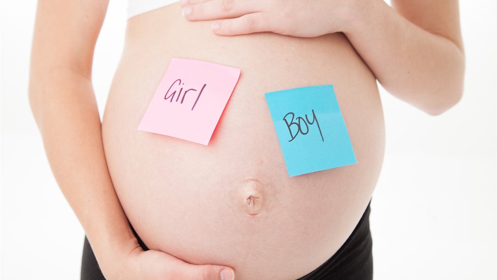 Zašto se rodi više dečaka nego devojčica svake godine? 3 stomak trudnice