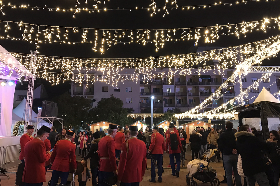 Okićena Podgorica: Prvi praznični „Pazar" 4 Podgorica, 20. decembar 2018.