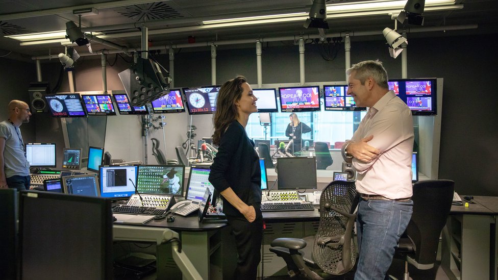 Anđelina Džoli nagovestila mogućnost da uplovi u političke vode 2 Anđelina Džoli i Džastin Vec, BBC, 2018.