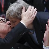 Tereza Mej između dve vatre 12