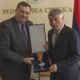 Lazanskog drugi put u karijeri, posle Tita, odlikovao - Dodik 10