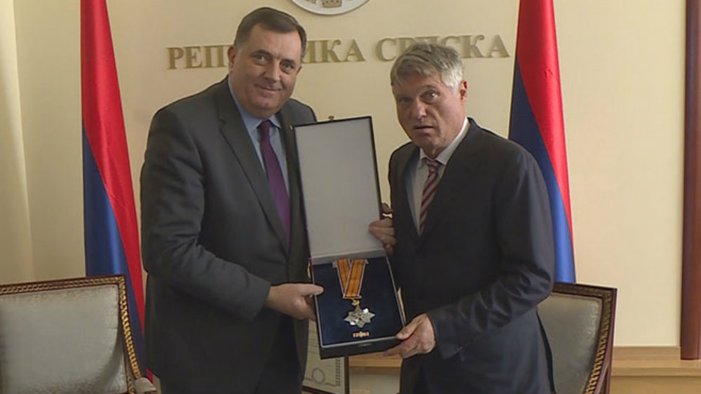 Lazanskog drugi put u karijeri, posle Tita, odlikovao - Dodik 1