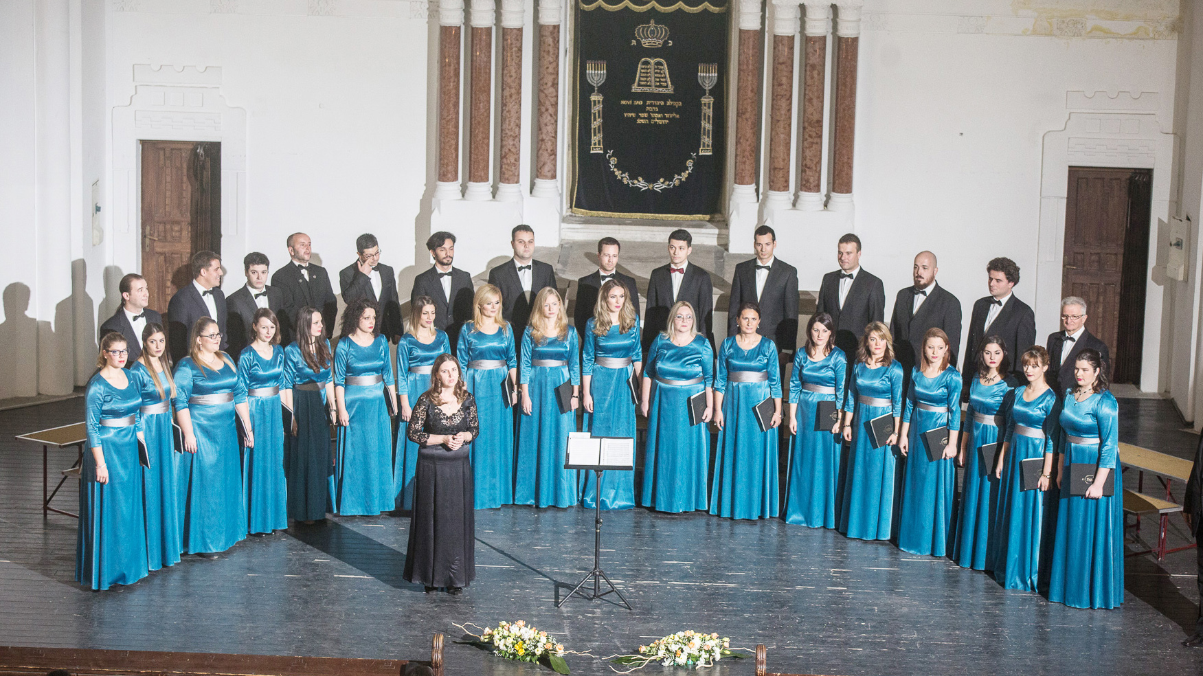 Koncert duhovne i svetovne muzike hora "Sveti Roman Slatkopojac" 1