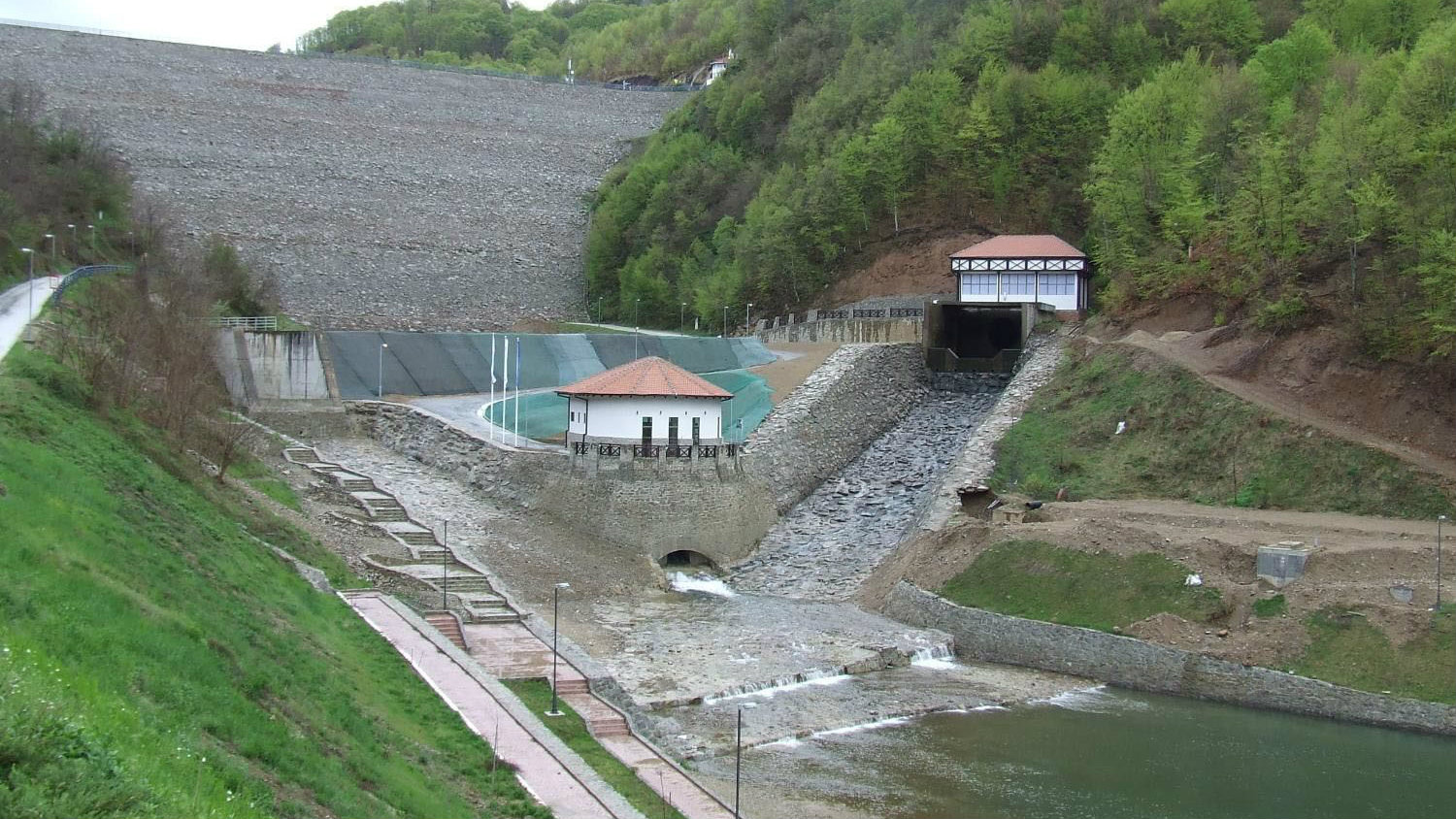 Tuča meštana Rakite i privatnog obezbeđenja 1