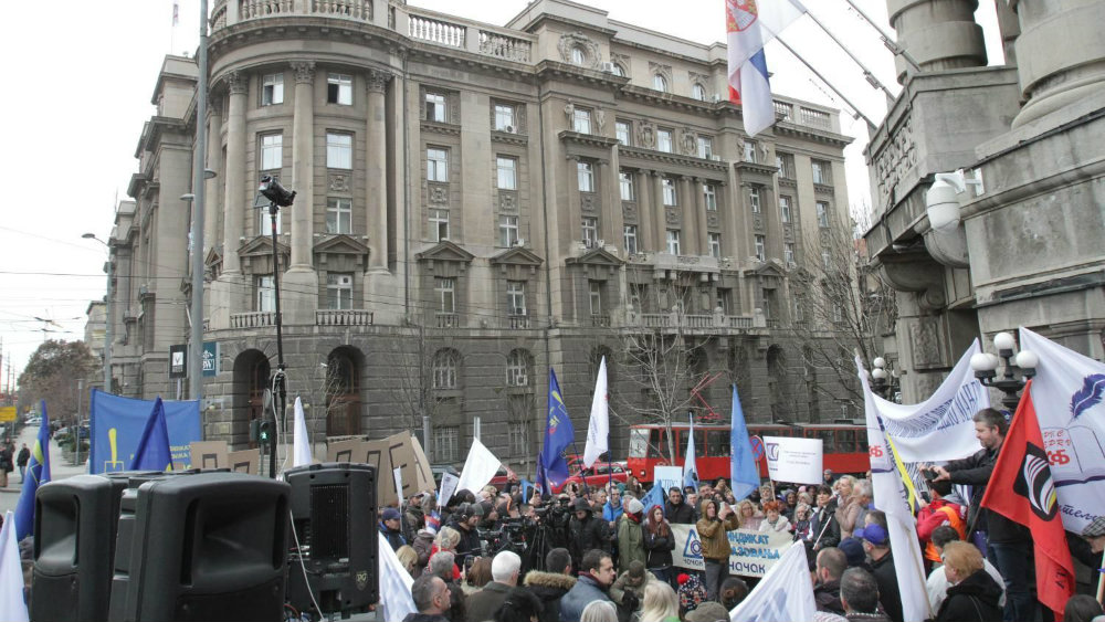 Mlak odziv prosvetara na protestu ispred Vlade Srbije 2