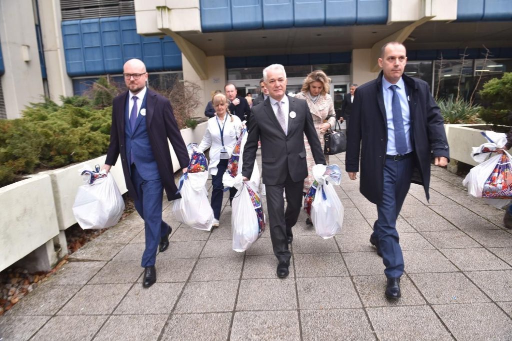 Vredne donacije NIS-a bolnici u Kraljevu 2 Vredne donacije NIS-a bolnici u Kraljevu 2