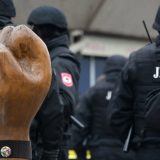 Banjaluka: Posle jutrošnjih hapšenja, sa Trga uklonjena slika Davida Dragičevića 14