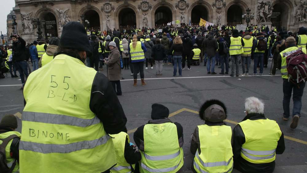 Uhapšeno 85 osoba na demonstracijama Žutih prsluka u Parizu 1