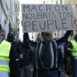 Anketa: Većina Francuza za prestanak protesta pokreta Žuti prsluci 6