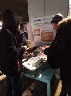 48368640_187299008892428_2295397923627728896_n Učesnici protesta: Da nema Danasa ne bismo ni kupovali novine 3