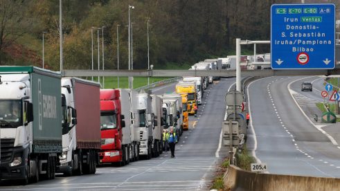 Na protestu "žutih prsluka" u Francuskoj 31.000 ljudi, privedeno 700 8