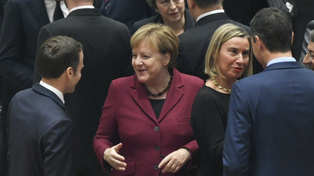 Merkel i Makron: Evropljani se dogovorili o uvođenju budžeta evro zone 1