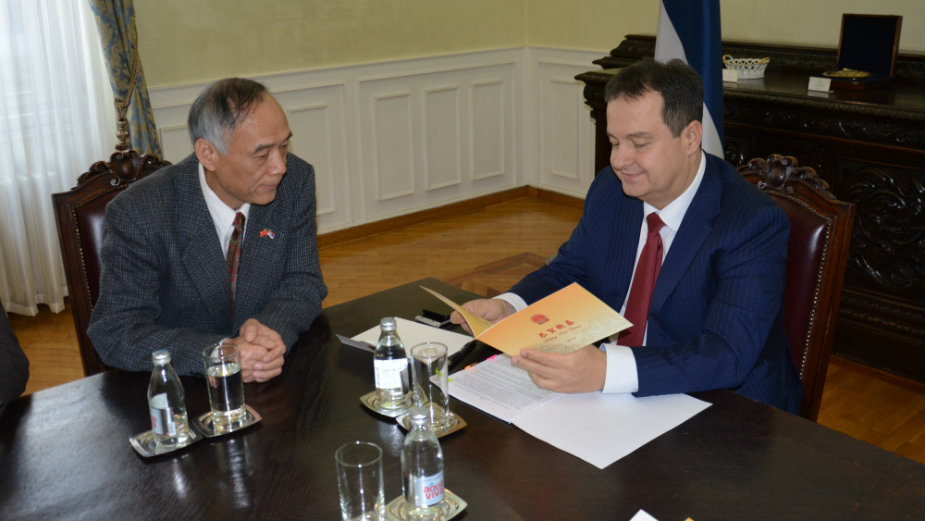 Dačić primio u oproštajnu posetu kineskog ambasadora Li Mančanga 1