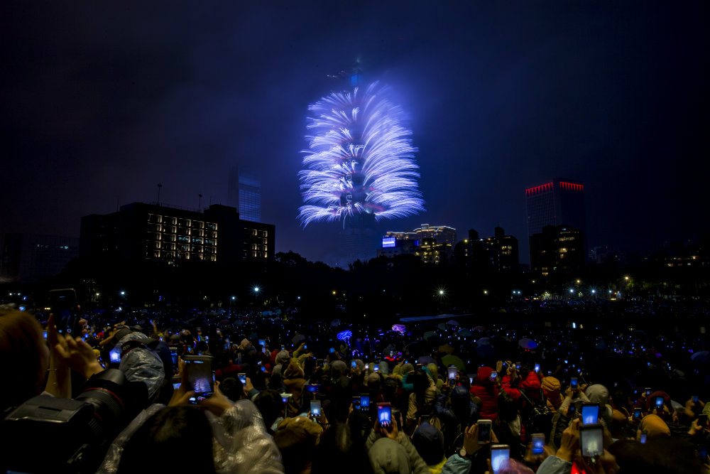 Vatrometi obeležili početak Nove godine u svetu (FOTO) 17