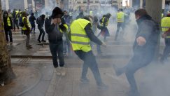 Na protestu "žutih prsluka" u Francuskoj 31.000 ljudi, privedeno 700 3