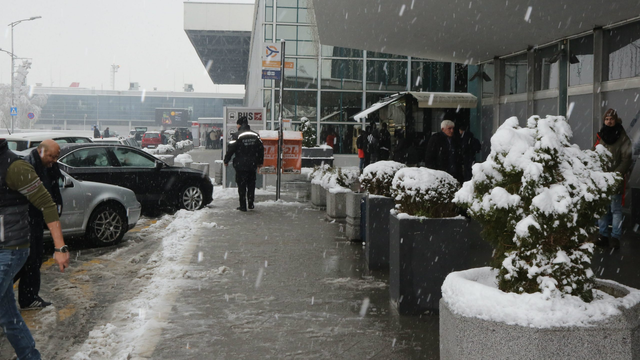 Na aerodromu po planu reda letenja 1