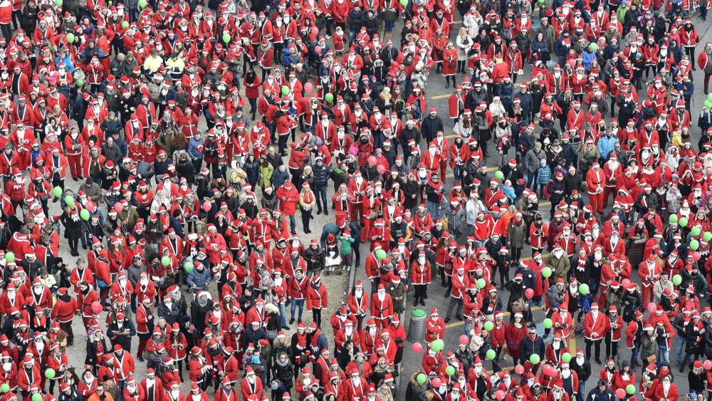 Hiljadu Deda Mrazova u humanitarnoj akciji, pomoć dečjoj bolnici 1