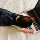 Gledanje u ekrane kompjutera i telefona menja strukturu mozga kod dece 4